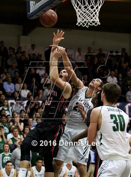 Thumbnail 3 in De La Salle vs. Monte Vista (CIF NCS D1 Final) photogallery.