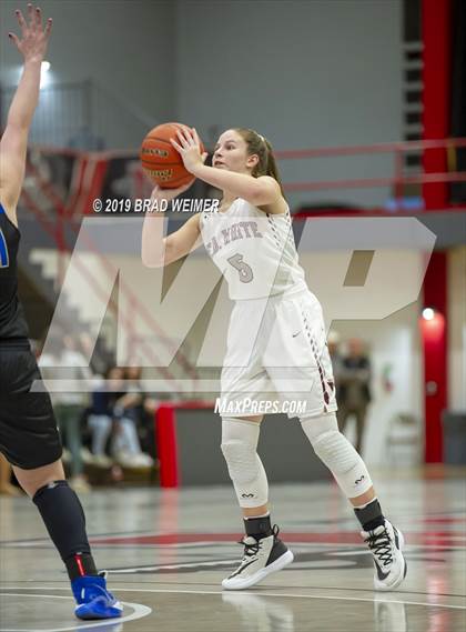 Thumbnail 2 in Vandebilt Catholic vs. E. D. White photogallery.