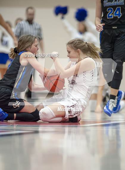 Thumbnail 2 in Vandebilt Catholic vs. E. D. White photogallery.