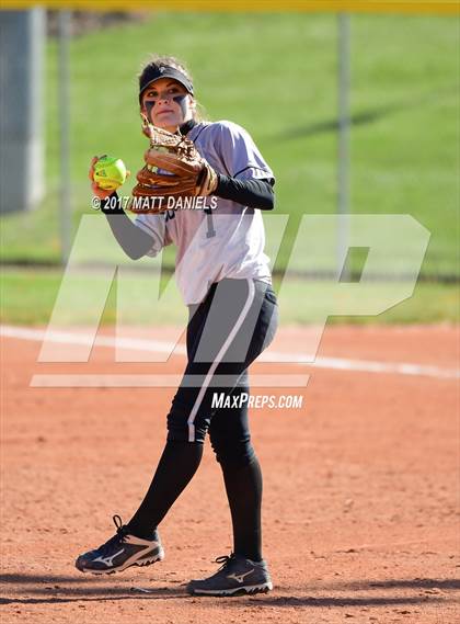 Thumbnail 2 in Rock Canyon vs. Pomona (CHSAA 5A Region 2 Playoff) photogallery.