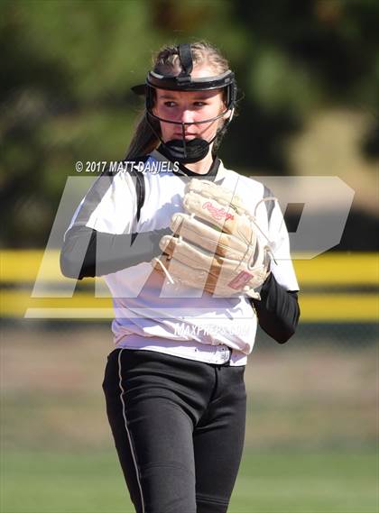 Thumbnail 2 in Rock Canyon vs. Pomona (CHSAA 5A Region 2 Playoff) photogallery.