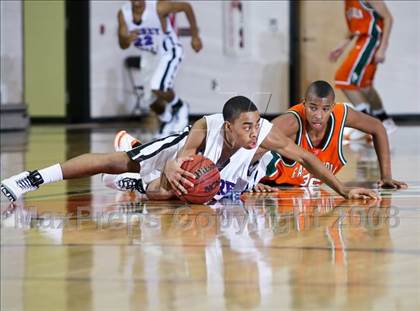 Thumbnail 1 in Ardrey Kell vs East Lincoln (Bank Holiday Classic) photogallery.