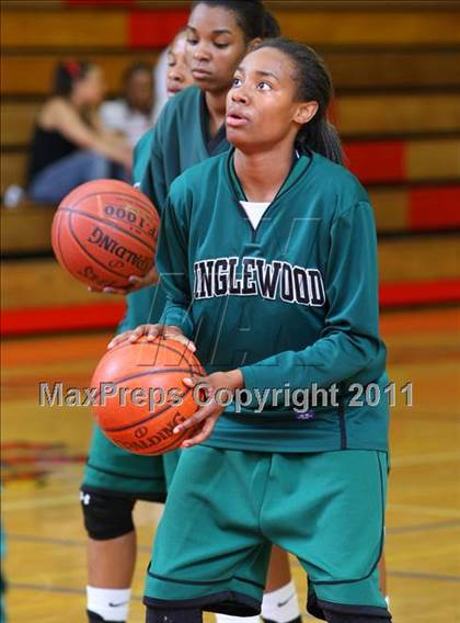 Thumbnail 2 in Inglewood vs. Harvard-Westlake (CIF State D2 SoCal Playoffs) photogallery.