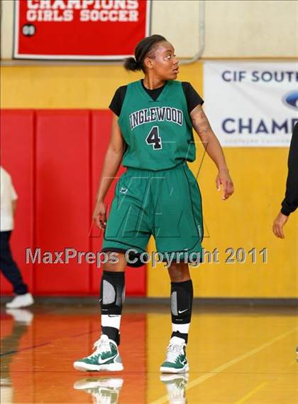 Thumbnail 2 in Inglewood vs. Harvard-Westlake (CIF State D2 SoCal Playoffs) photogallery.