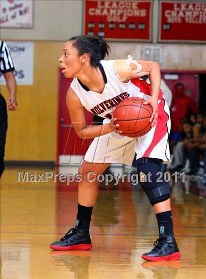 Thumbnail 3 in Inglewood vs. Harvard-Westlake (CIF State D2 SoCal Playoffs) photogallery.