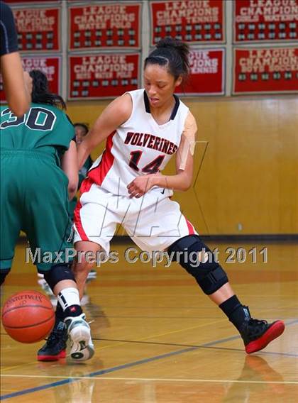 Thumbnail 3 in Inglewood vs. Harvard-Westlake (CIF State D2 SoCal Playoffs) photogallery.