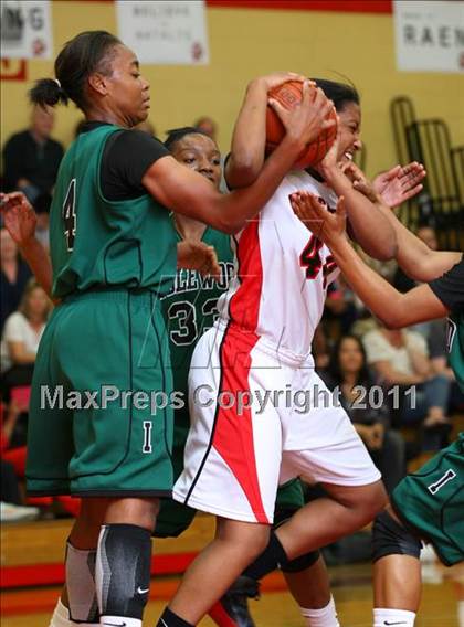 Thumbnail 2 in Inglewood vs. Harvard-Westlake (CIF State D2 SoCal Playoffs) photogallery.