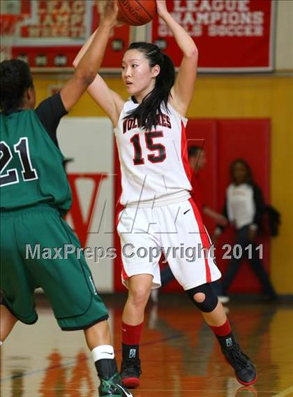 Thumbnail 3 in Inglewood vs. Harvard-Westlake (CIF State D2 SoCal Playoffs) photogallery.