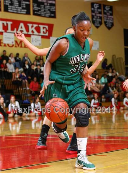 Thumbnail 2 in Inglewood vs. Harvard-Westlake (CIF State D2 SoCal Playoffs) photogallery.