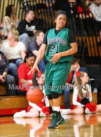 Thumbnail 3 in Inglewood vs. Harvard-Westlake (CIF State D2 SoCal Playoffs) photogallery.