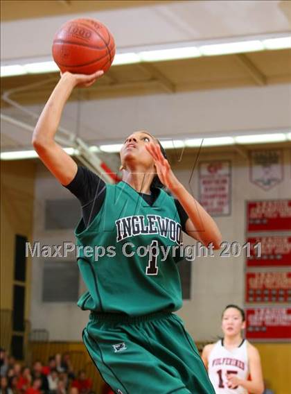 Thumbnail 1 in Inglewood vs. Harvard-Westlake (CIF State D2 SoCal Playoffs) photogallery.
