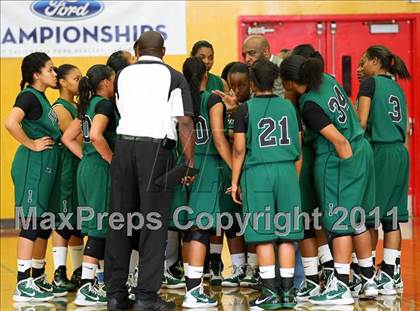 Thumbnail 2 in Inglewood vs. Harvard-Westlake (CIF State D2 SoCal Playoffs) photogallery.