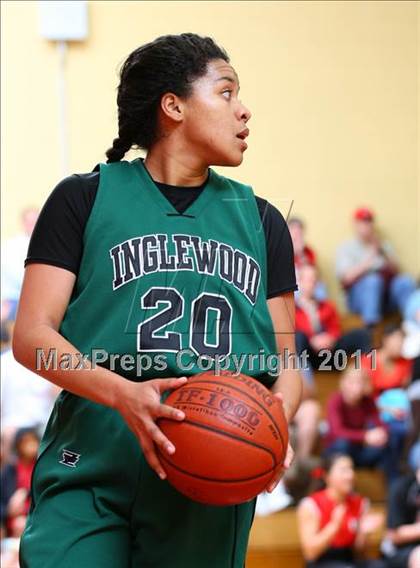 Thumbnail 3 in Inglewood vs. Harvard-Westlake (CIF State D2 SoCal Playoffs) photogallery.
