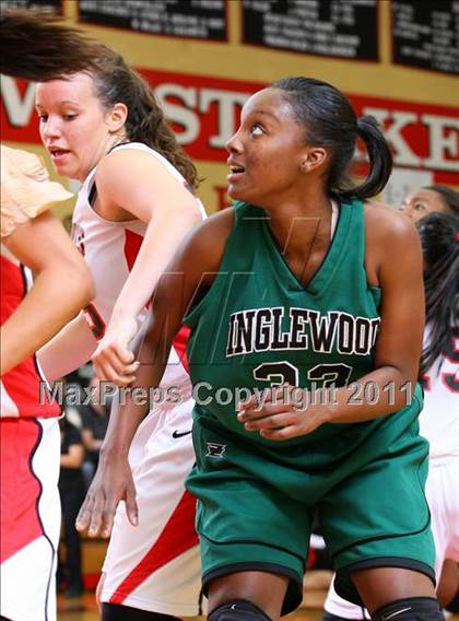 Thumbnail 3 in Inglewood vs. Harvard-Westlake (CIF State D2 SoCal Playoffs) photogallery.