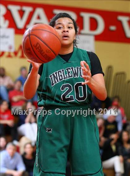 Thumbnail 2 in Inglewood vs. Harvard-Westlake (CIF State D2 SoCal Playoffs) photogallery.
