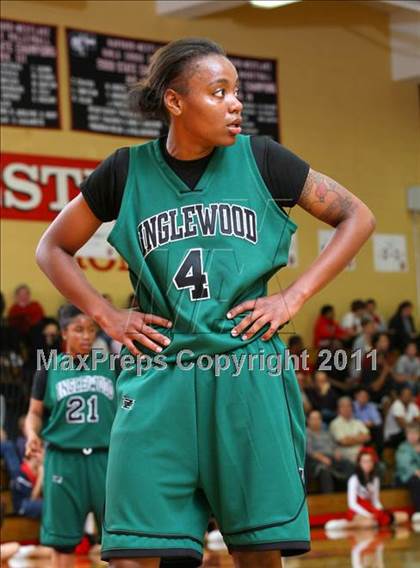 Thumbnail 1 in Inglewood vs. Harvard-Westlake (CIF State D2 SoCal Playoffs) photogallery.