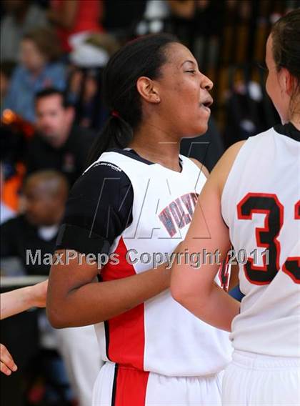 Thumbnail 2 in Inglewood vs. Harvard-Westlake (CIF State D2 SoCal Playoffs) photogallery.
