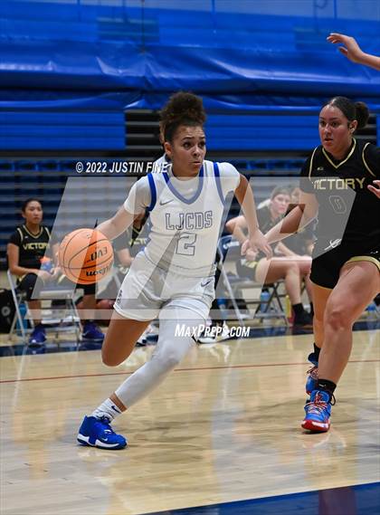Thumbnail 1 in Victory Christian Academy vs. La Jolla Country Day photogallery.