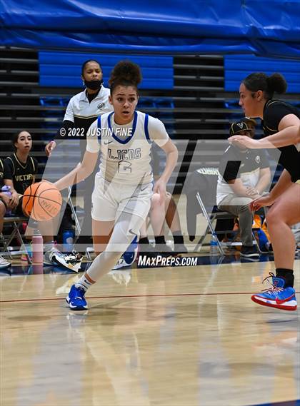 Thumbnail 3 in Victory Christian Academy vs. La Jolla Country Day photogallery.