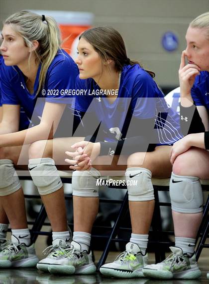 Thumbnail 1 in Guyer vs. Keller (UIL 6A Regional Quarterfinals) photogallery.