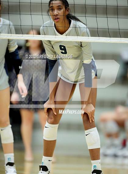 Thumbnail 3 in Guyer vs. Keller (UIL 6A Regional Quarterfinals) photogallery.