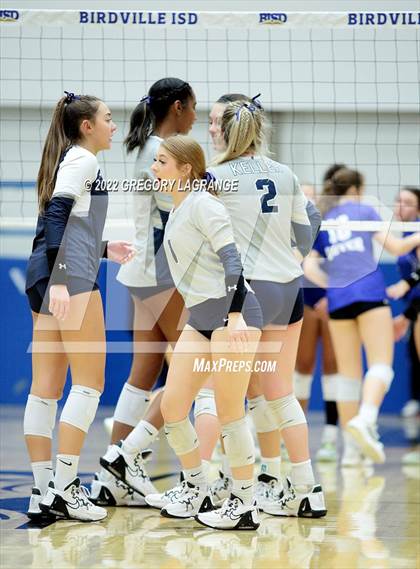 Thumbnail 1 in Guyer vs. Keller (UIL 6A Regional Quarterfinals) photogallery.