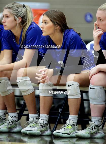 Thumbnail 2 in Guyer vs. Keller (UIL 6A Regional Quarterfinals) photogallery.