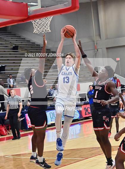 Thumbnail 3 in Barbers Hill vs. South Houston (McDonald's Texas Invitational) photogallery.