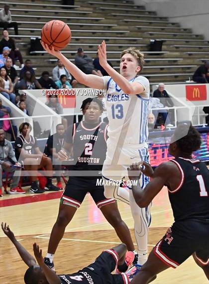 Thumbnail 3 in Barbers Hill vs. South Houston (McDonald's Texas Invitational) photogallery.