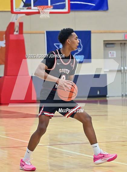 Thumbnail 3 in Barbers Hill vs. South Houston (McDonald's Texas Invitational) photogallery.