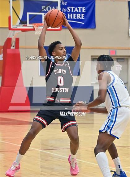 Thumbnail 1 in Barbers Hill vs. South Houston (McDonald's Texas Invitational) photogallery.