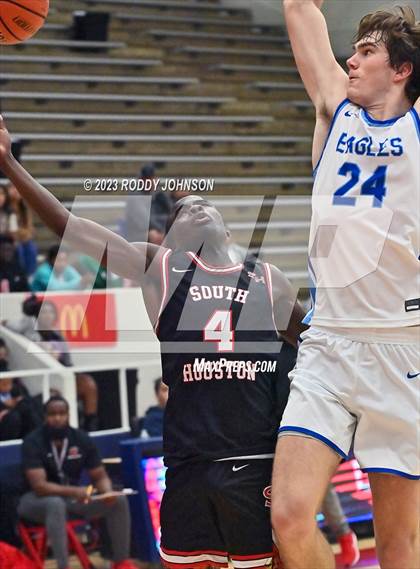 Thumbnail 2 in Barbers Hill vs. South Houston (McDonald's Texas Invitational) photogallery.