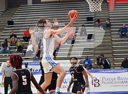 Thumbnail 3 in Barbers Hill vs. South Houston (McDonald's Texas Invitational) photogallery.