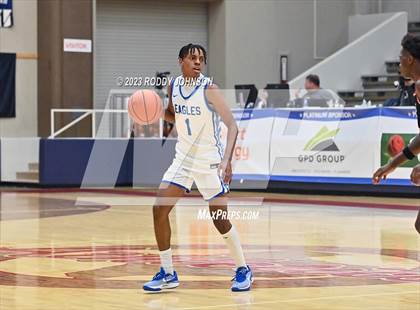 Thumbnail 1 in Barbers Hill vs. South Houston (McDonald's Texas Invitational) photogallery.