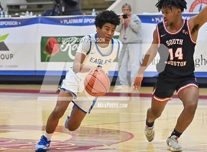Thumbnail 2 in Barbers Hill vs. South Houston (McDonald's Texas Invitational) photogallery.