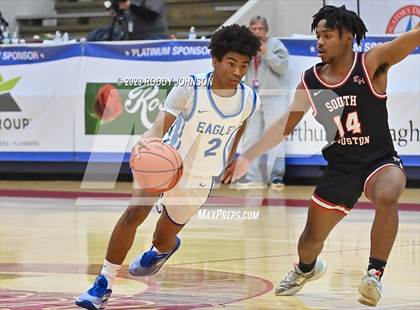 Thumbnail 3 in Barbers Hill vs. South Houston (McDonald's Texas Invitational) photogallery.
