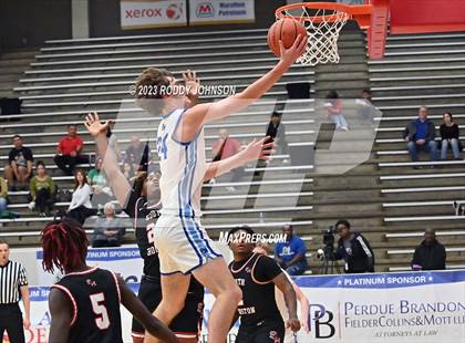 Thumbnail 2 in Barbers Hill vs. South Houston (McDonald's Texas Invitational) photogallery.