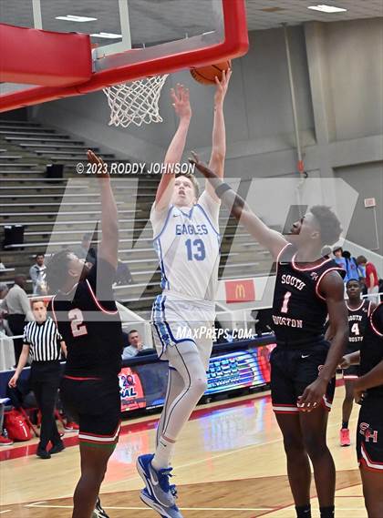 Thumbnail 1 in Barbers Hill vs. South Houston (McDonald's Texas Invitational) photogallery.