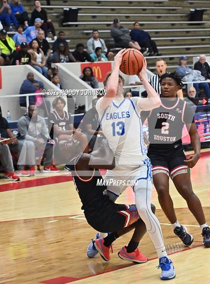 Thumbnail 3 in Barbers Hill vs. South Houston (McDonald's Texas Invitational) photogallery.