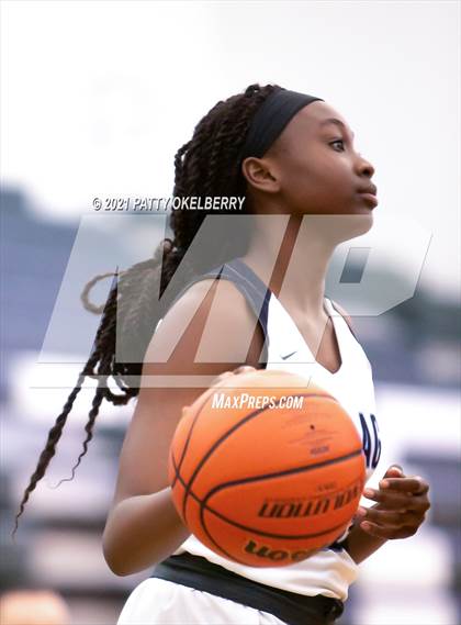 Thumbnail 2 in St. Agnes Academy vs Village (TAPPS 6A Semifinal Playoff) photogallery.