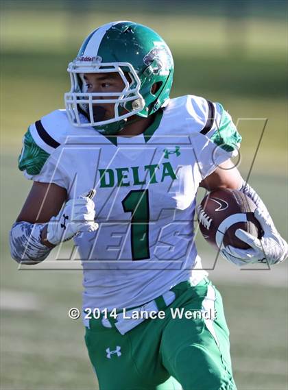 Thumbnail 3 in Conifer vs. Delta (CHSAA 3A 1st Round) photogallery.