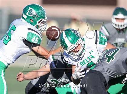 Thumbnail 3 in Conifer vs. Delta (CHSAA 3A 1st Round) photogallery.