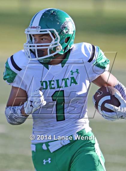Thumbnail 1 in Conifer vs. Delta (CHSAA 3A 1st Round) photogallery.