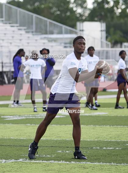 Thumbnail 2 in Columbia vs Bradford (Jaguars Prep Nike 11-On 7v7 Final) photogallery.