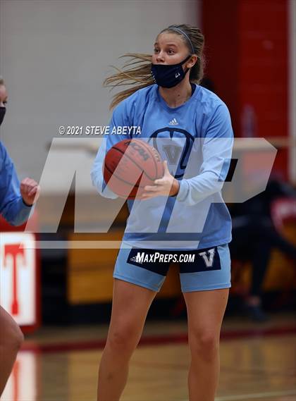 Thumbnail 1 in Valor Christian @ Regis Jesuit photogallery.