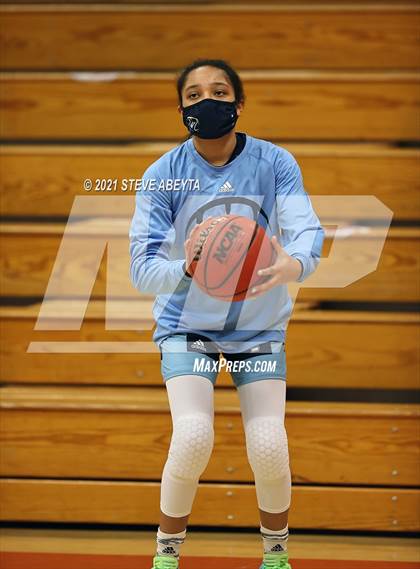 Thumbnail 1 in Valor Christian @ Regis Jesuit photogallery.