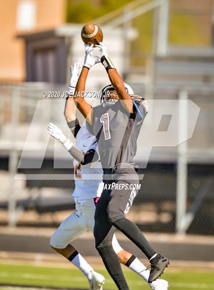 Thumbnail 2 in Salpointe vs Mountain View photogallery.