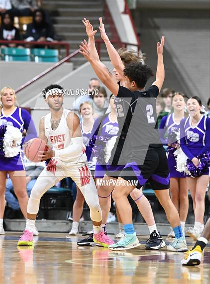 Thumbnail 3 in Douglas County vs. Denver East (CHSAA 5A Great 8) photogallery.