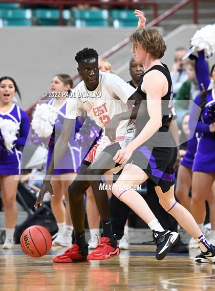 Thumbnail 3 in Douglas County vs. Denver East (CHSAA 5A Great 8) photogallery.