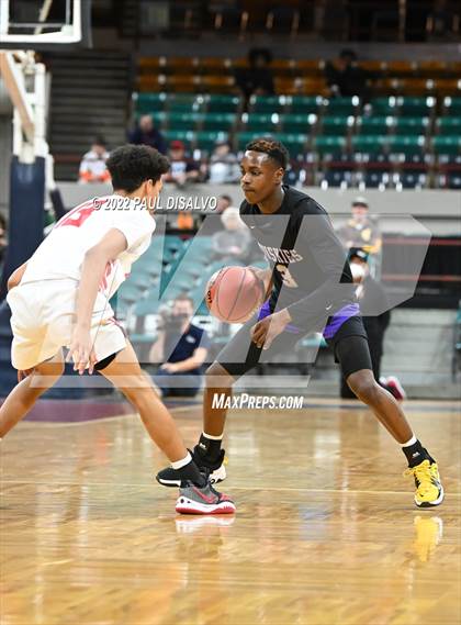 Thumbnail 1 in Douglas County vs. Denver East (CHSAA 5A Great 8) photogallery.